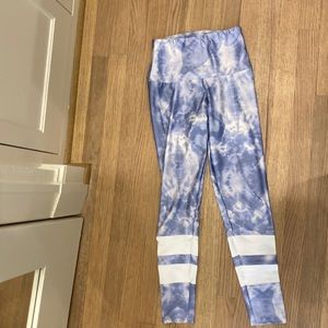 Onzie tie dye XS leggings